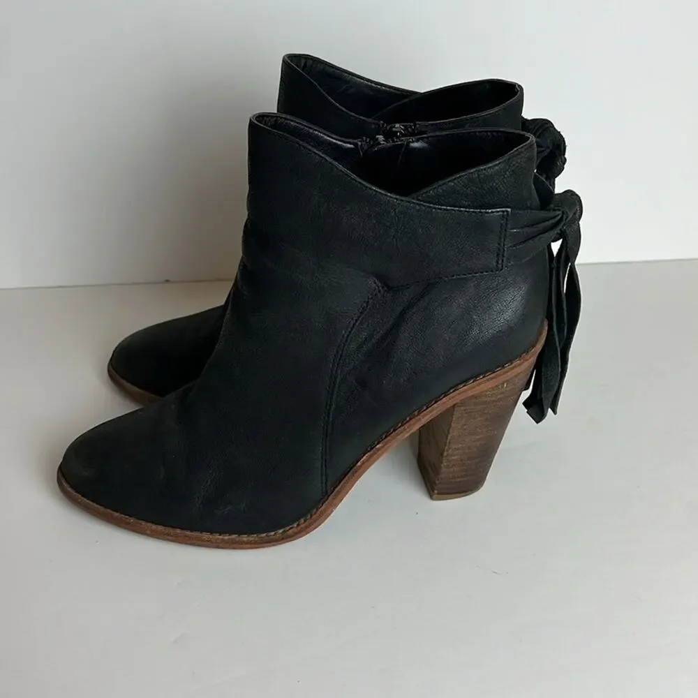 Vince Camuto Booties - Women's‎ 8